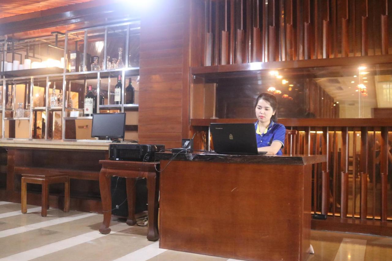 Chang Palace Vientiane Esterno foto